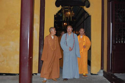 圣輝大和尚、戒忍大和尚一行考察溫州江心寺